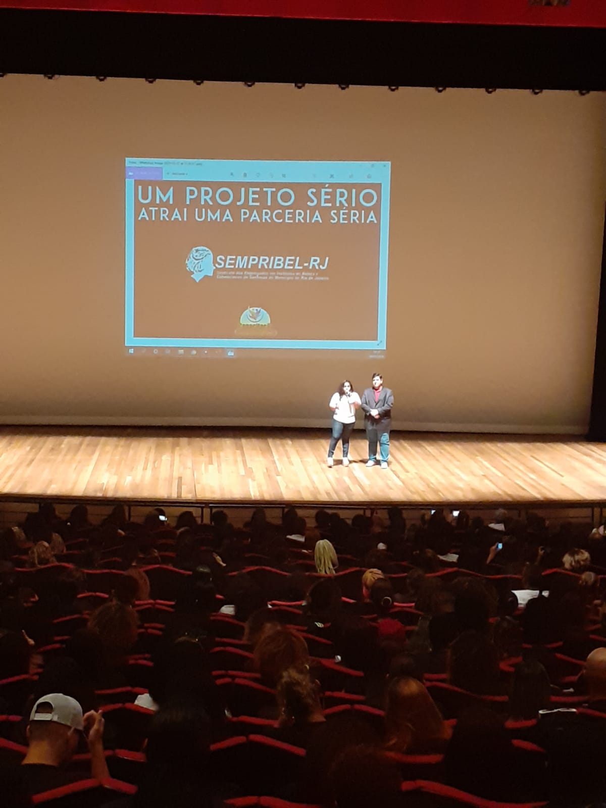 SEMPRIBEL-RJ palestra para 2.000 alunos do Capacitação Leny da África
