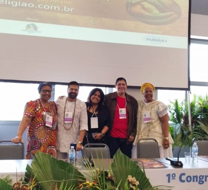 Presidente Flávio de Catro Sobrinho participando da Expo Religião RJ com Leny Ferreira, idealizadora do Capacitação Leny da África.