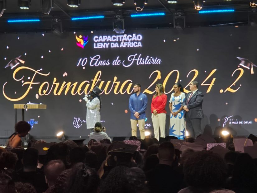Formatura Capacitação Leny da África e SEMPRIBEL-RJ reúne 4 mil pessoas.
