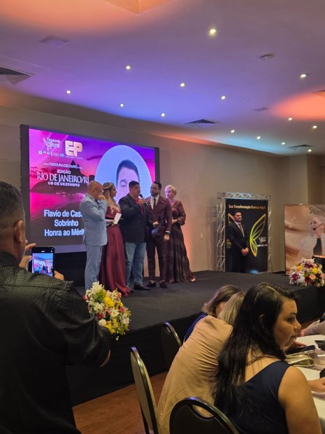 Prêmio Tesoura de Ouro RJ: Presidente e Vice-Presidente do SEMPRIBEL-RJ são homenageados.